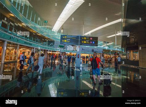 gucci barcelona airport